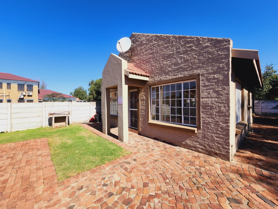 2 Bedroom Property for Sale in Potchefstroom North West